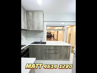Mid Levels Central - Elegant Terrace 02