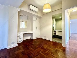 Mid Levels West - Realty Gardens 24