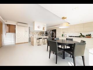 Clear Water Bay - Villa Sandoz 11