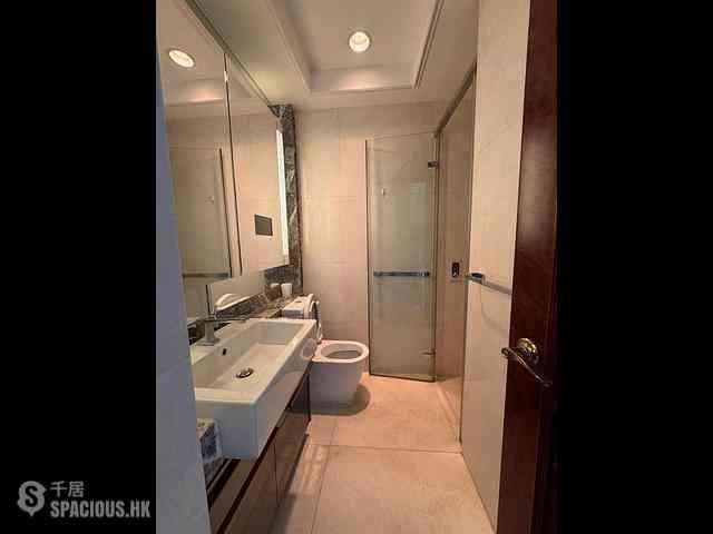 Wan Chai - The Avenue Phase 2 Block 2 01