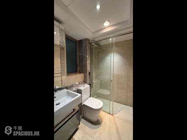 Wan Chai - The Avenue Phase 1 01