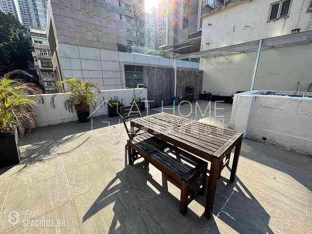 Sai Ying Pun - Hing Yip Building 01