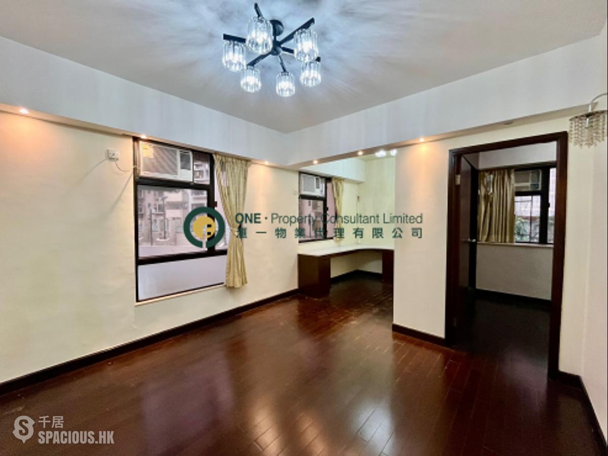 Sai Ying Pun - Kam Fung Mansion 01