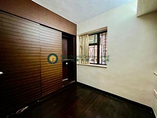 Sai Ying Pun - Kam Fung Mansion 05