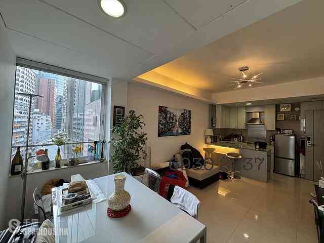Wan Chai - Hip Sang Building 09