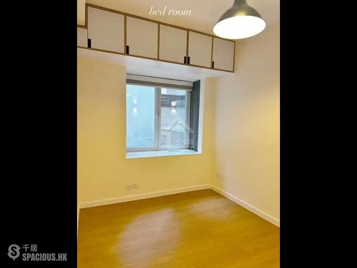 Mid Levels Central - Windsor Court 01