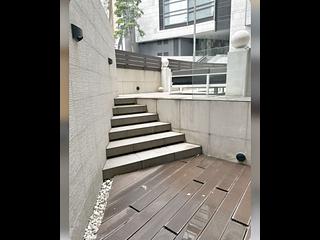 Mid Levels Central - Windsor Court 02