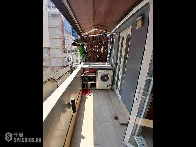 Soho - Kwan Fat Building (House) 08