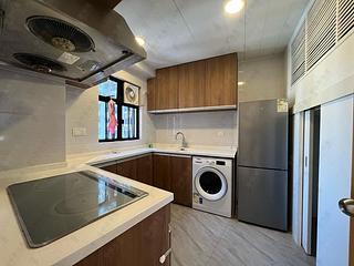 Mid Levels Central - The Grand Panorama Block 2 03