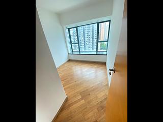 Mid Levels West - 80 Robinson Road 02