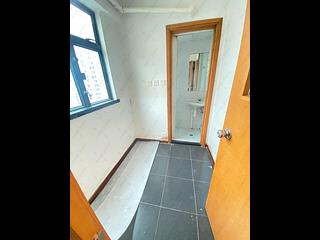 Mid Levels West - 80 Robinson Road 12