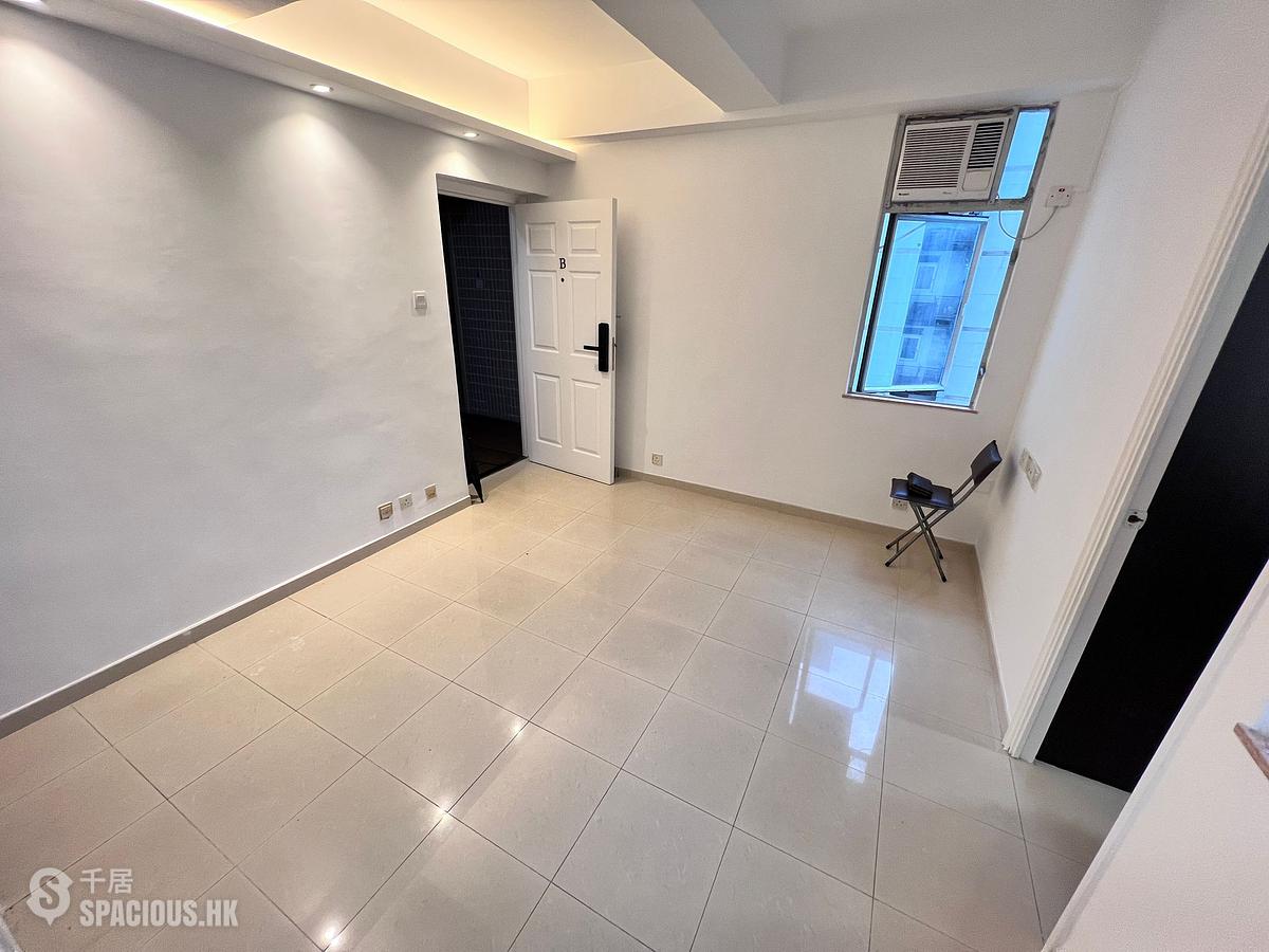 Wan Chai - Vincent Mansion 01