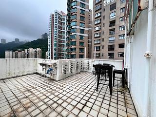 Wan Chai - Vincent Mansion 08