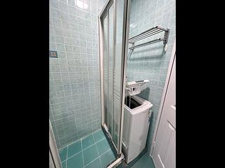 Wan Chai - Vincent Mansion 05