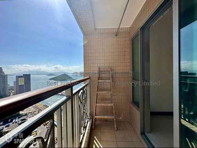 Kennedy Town - The Merton Tower 2 02