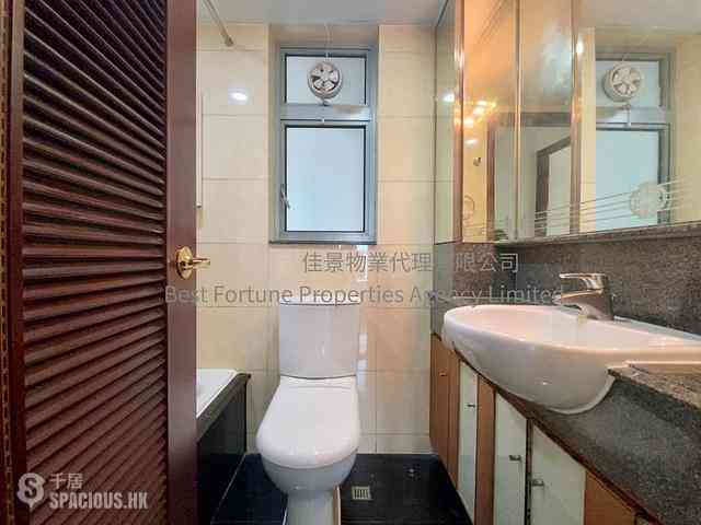 Kennedy Town - The Merton Tower 2 07