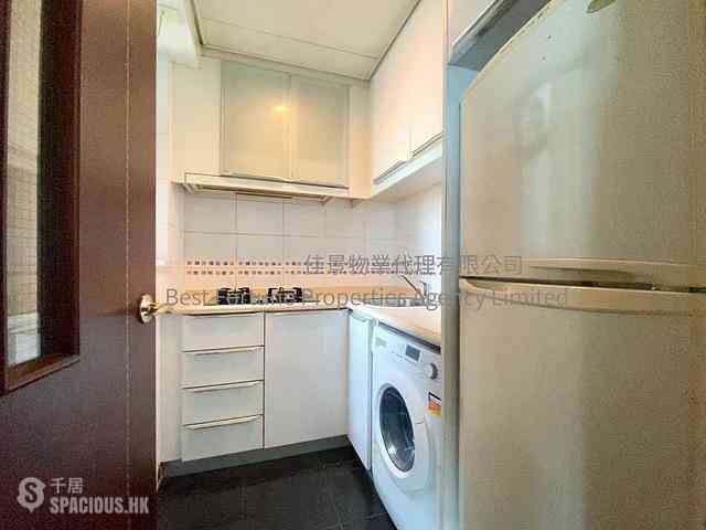 Kennedy Town - The Merton Tower 2 06