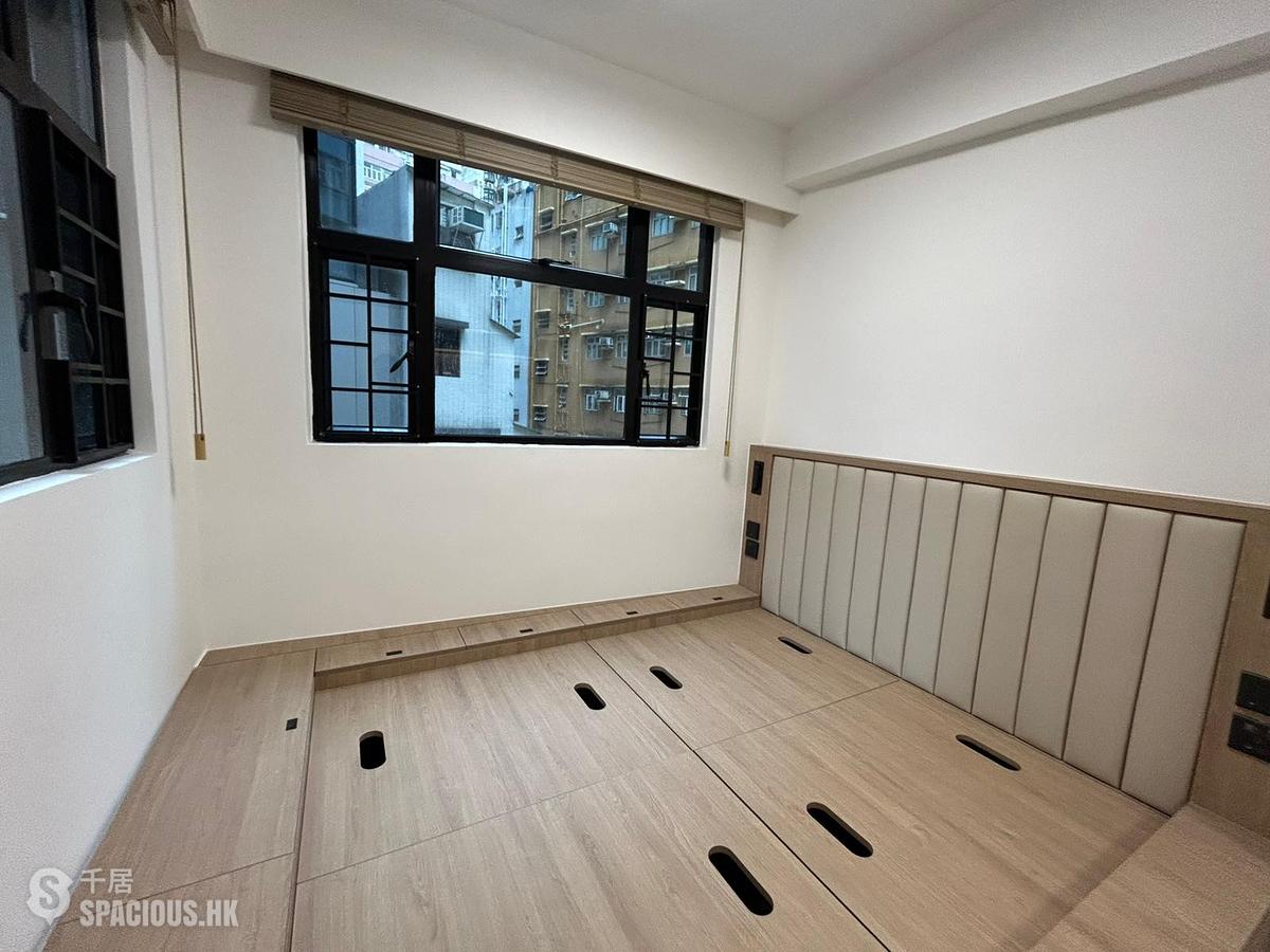 Sheung Wan - 64, Bonham Strand 01