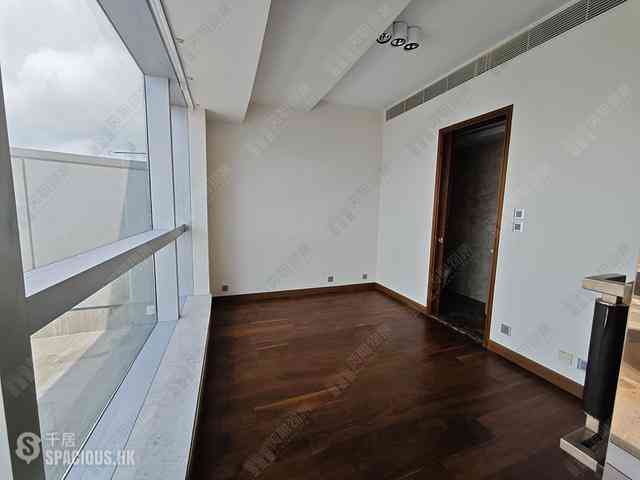 Wong Chuk Hang - Marinella 01