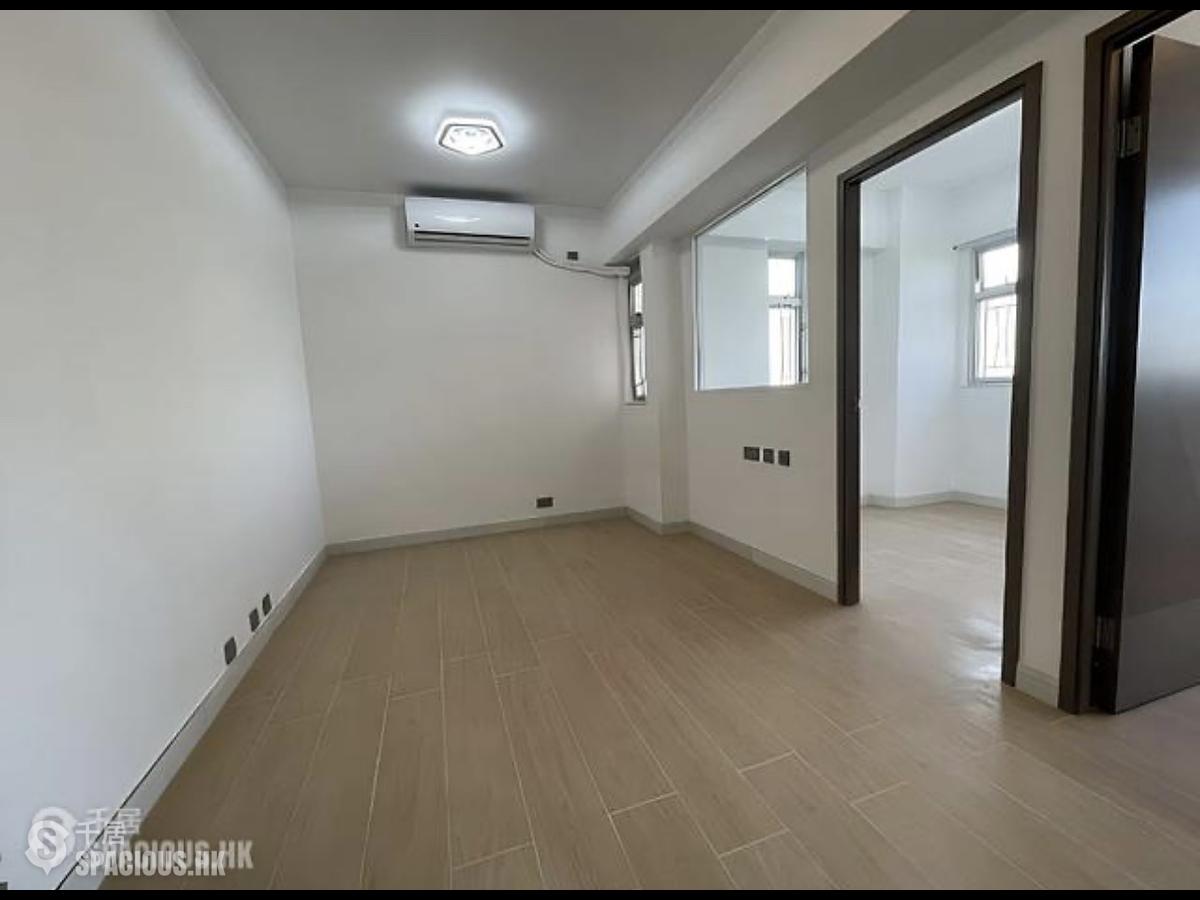 Sai Ying Pun - Kwan Yick Building 01
