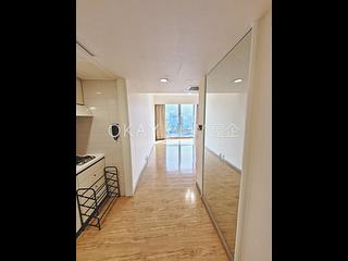 Wan Chai - Convention Plaza Apartments 04