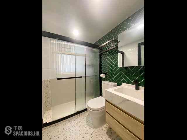 Sheung Wan - 28-30, Queen Street 05