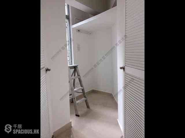 Central - 45-47, Hollywood Road 05