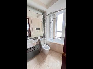 Wan Chai - The Avenue Phase 1 Block 5 03