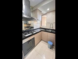 Wan Chai - The Avenue Phase 1 Block 5 11