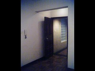 Mid Levels Central - Elegant Terrace 02