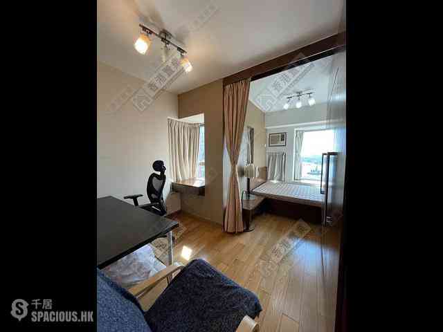 Tai Kok Tsui - Harbour Green Tower 3 03