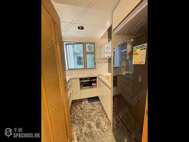 Tai Kok Tsui - Harbour Green Tower 3 06