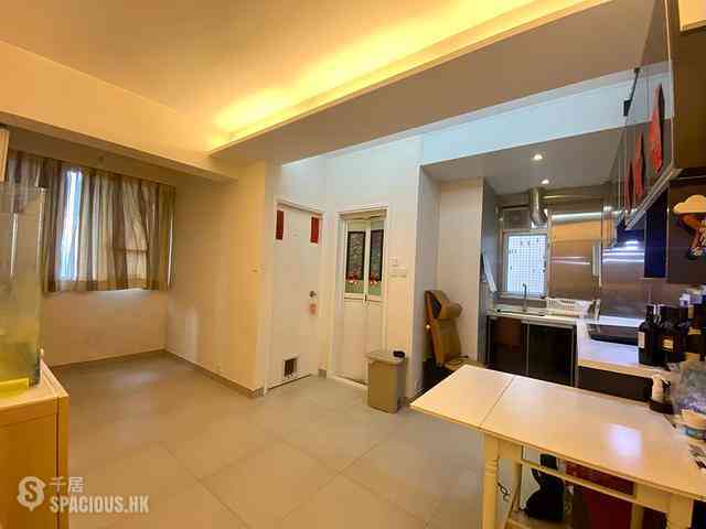 Kennedy Town - Yue On Building 03
