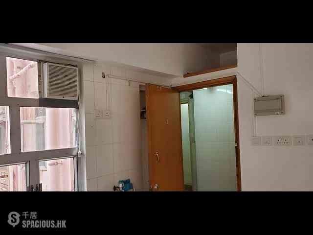 Wan Chai - Ko Wah Building(Go Wah Mansion) 04