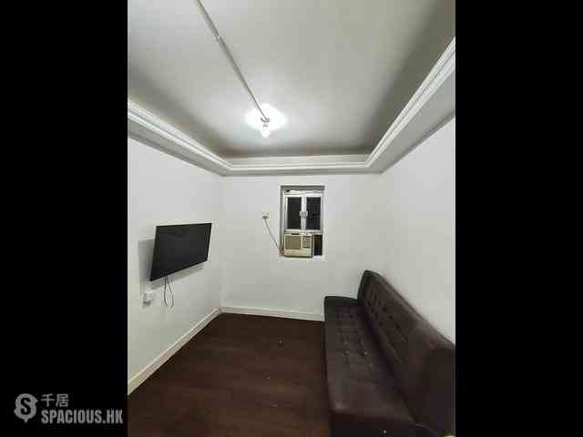 Peng Chau - 3-5, Wai Tsai Street 01
