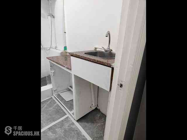 Peng Chau - 3-5, Wai Tsai Street 11