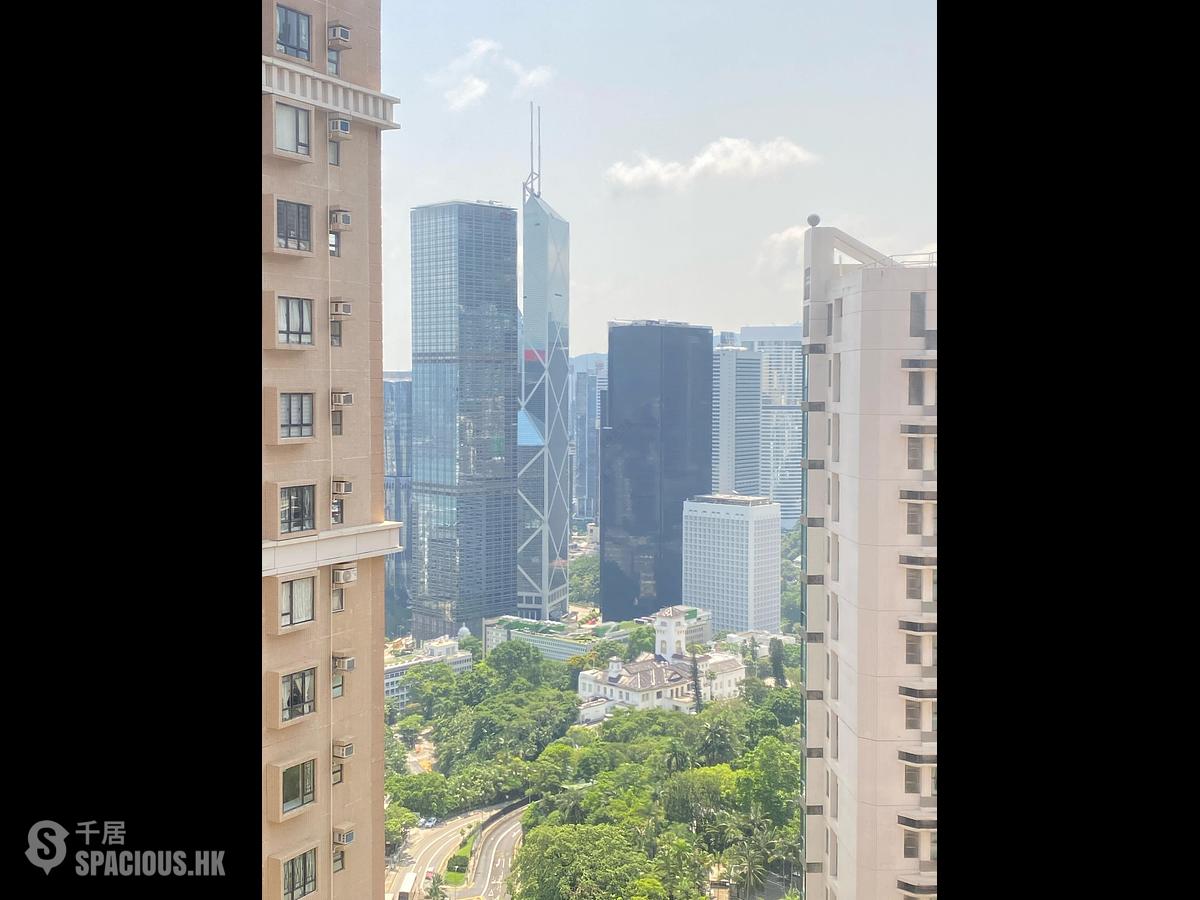 Mid Levels Central - Roc Ye Court 01
