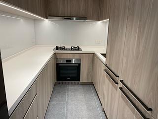 Mid Levels Central - May Tower Block 1 05