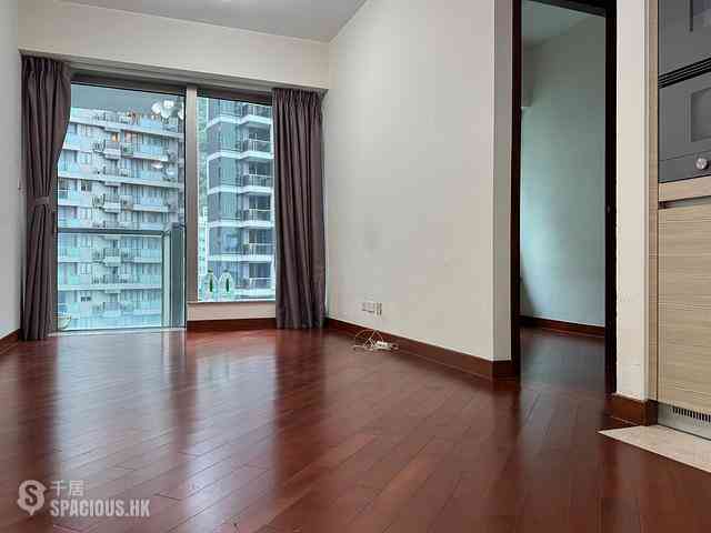 Wan Chai - The Avenue Phase 1 01