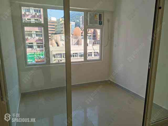 Wan Chai - Lap Hing Building 04