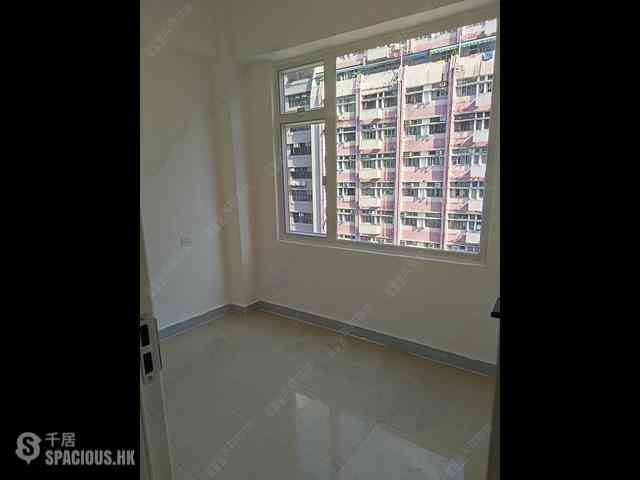 Wan Chai - Lap Hing Building 06