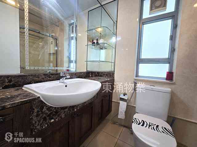 Tung Chung - Seaview Crescent Block 1 08