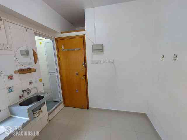 Wan Chai - Ko Wah Building(Go Wah Mansion) 09