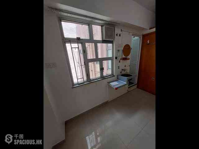 Wan Chai - Ko Wah Building(Go Wah Mansion) 11