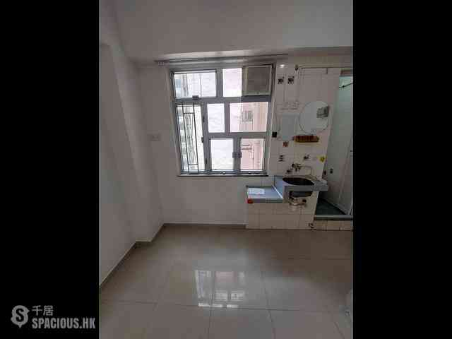 Wan Chai - Ko Wah Building(Go Wah Mansion) 12
