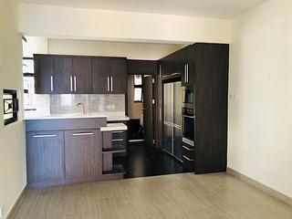 Mid Levels Central - Elegant Terrace Block 2 03