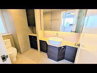 Mid Levels Central - Pearl Gardens Block EF 07