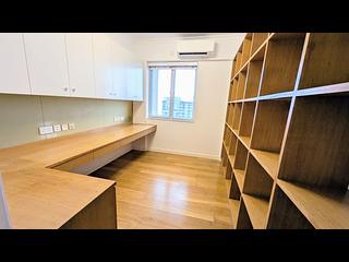 Mid Levels Central - Pearl Gardens Block EF 10