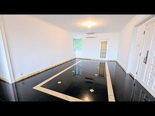 Mid Levels Central - Pearl Gardens Block EF 03