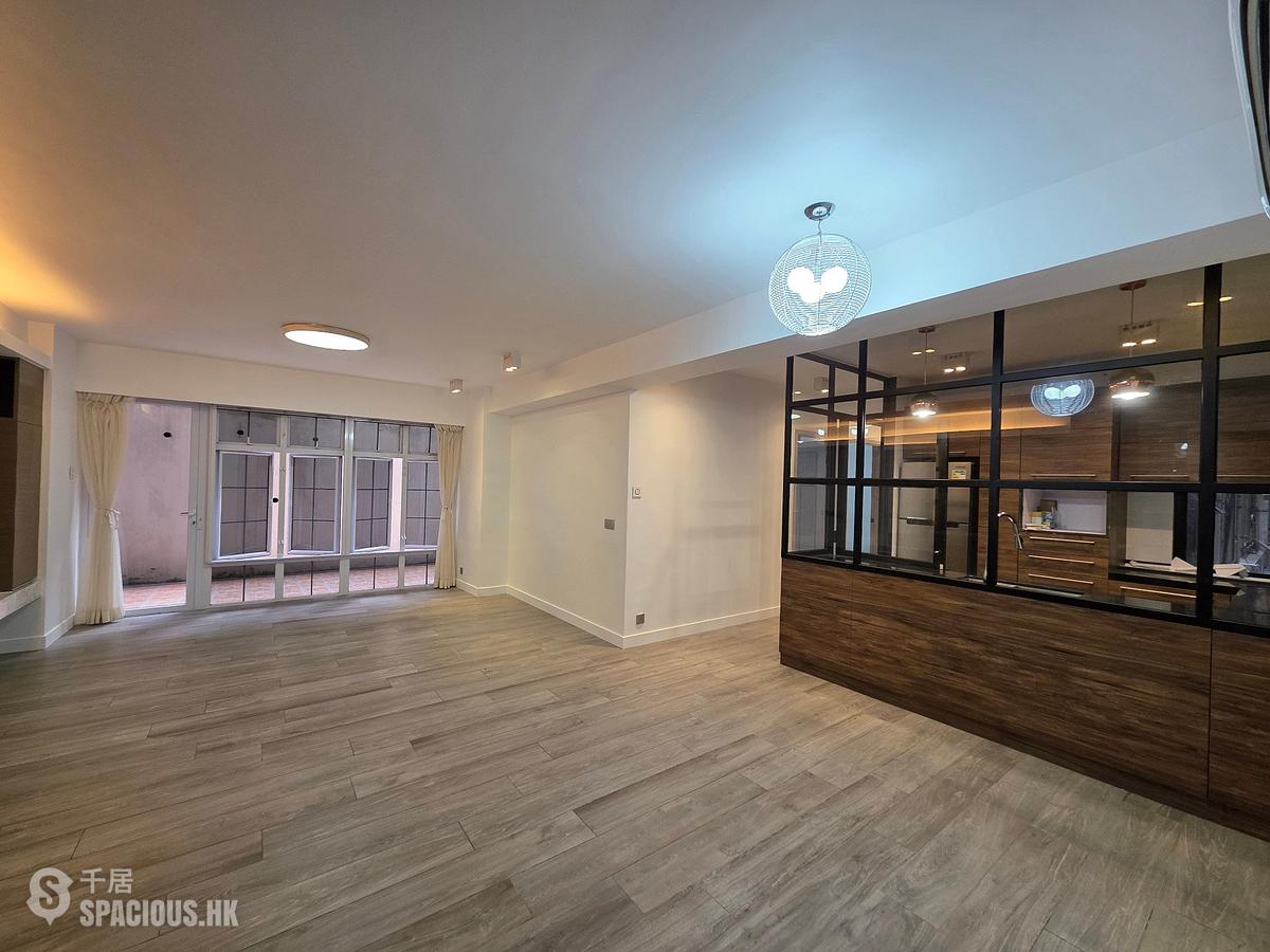Mid Levels West - Park View Court 01